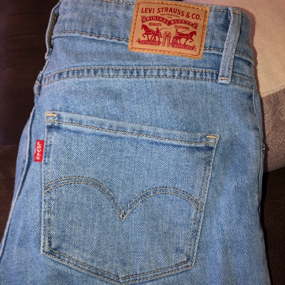 Levi jeans old school.